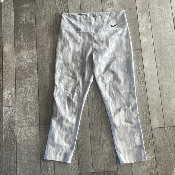 Nike Dri-Fit Size Medium Grey Tie Dye Printed High-Rise Activewear Leggings. - Picture 6 of 6